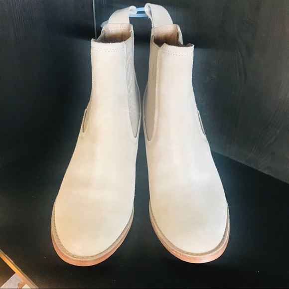 Tan Suede UGG Boots Size 6 In EUC - Picture 5 of 7